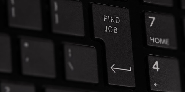 Auf der Keyboard Enter-Taste steht "Find Job"